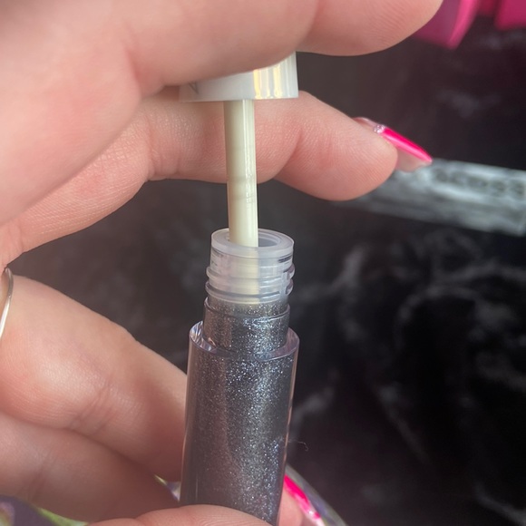 SIX FEET UNDER- The Gloss by Jeffree Star- NIB - Picture 2 of 3